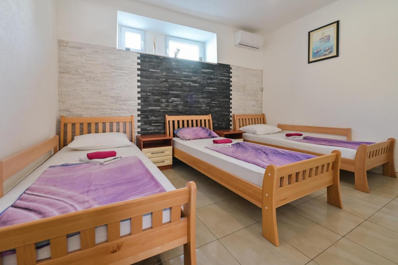 Apartments Smoky Новаля Екстер'єр фото